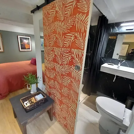 بيت ضيافة La Maison Au Frene Lalbenque