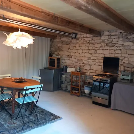 La Maison Au Frene Guest house
