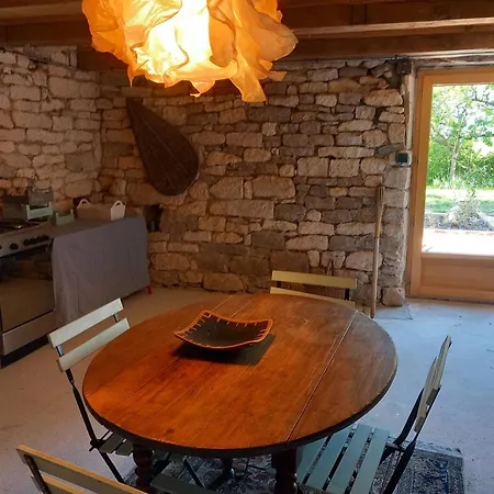 Guest house La Maison Au Frene *