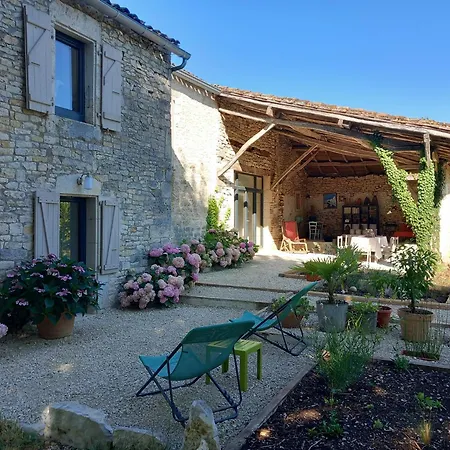 بيت ضيافة La Maison Au Frene