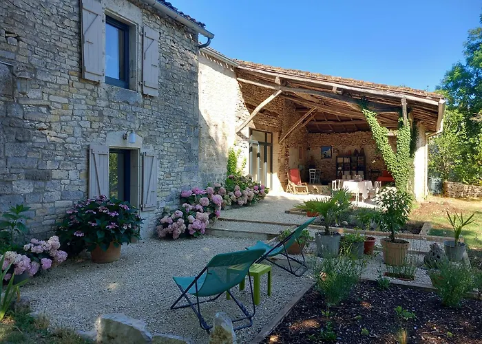 Pensión La Maison Au Frene