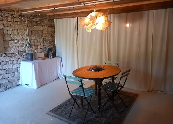 La Maison Au Frene Pensión